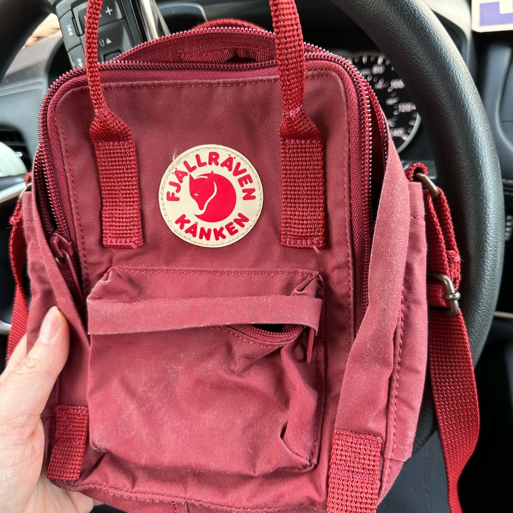 Fjallraven Kanken Mini Crossbody